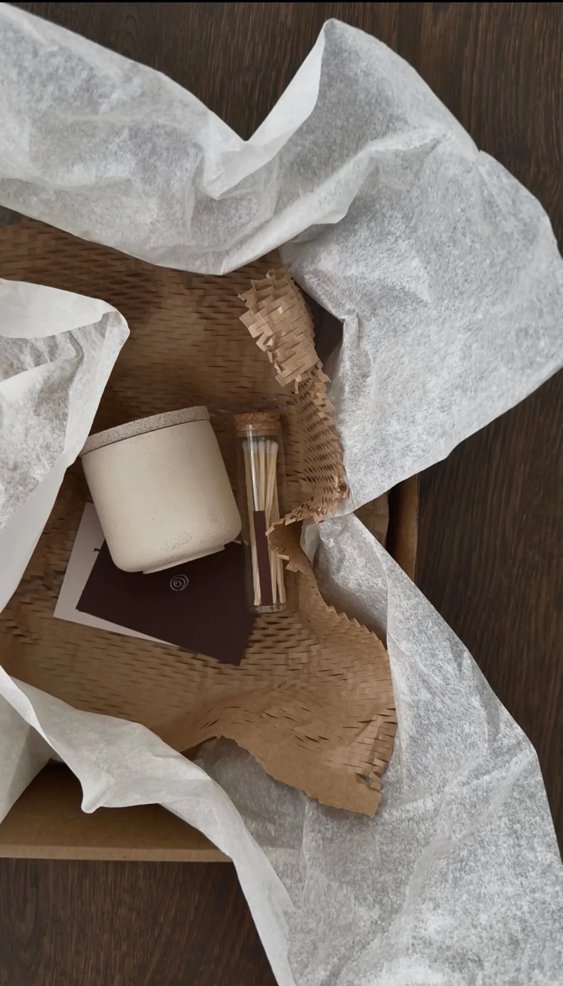 The art of burning slowly — LUĒR journal on slow living and home fragrance